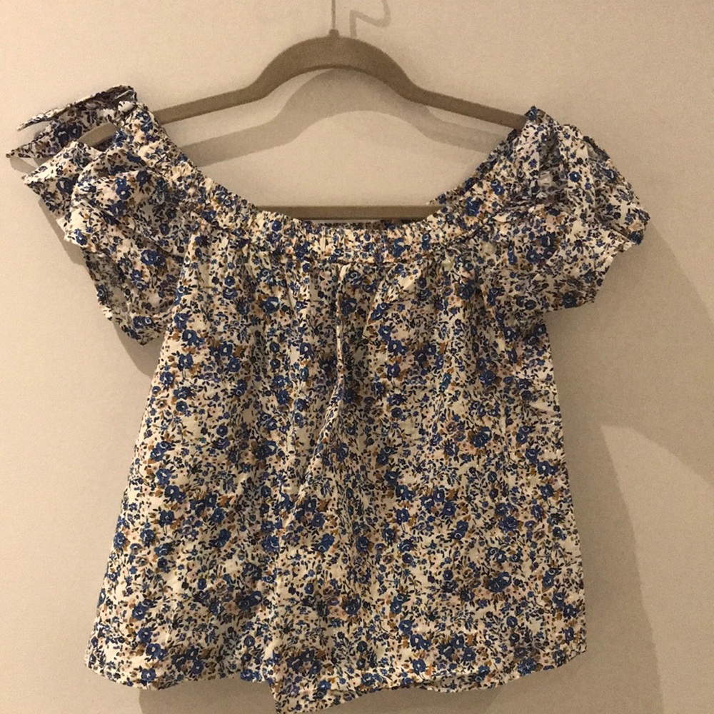 Abercrombie & Fitch Cream Ruffled Blouse